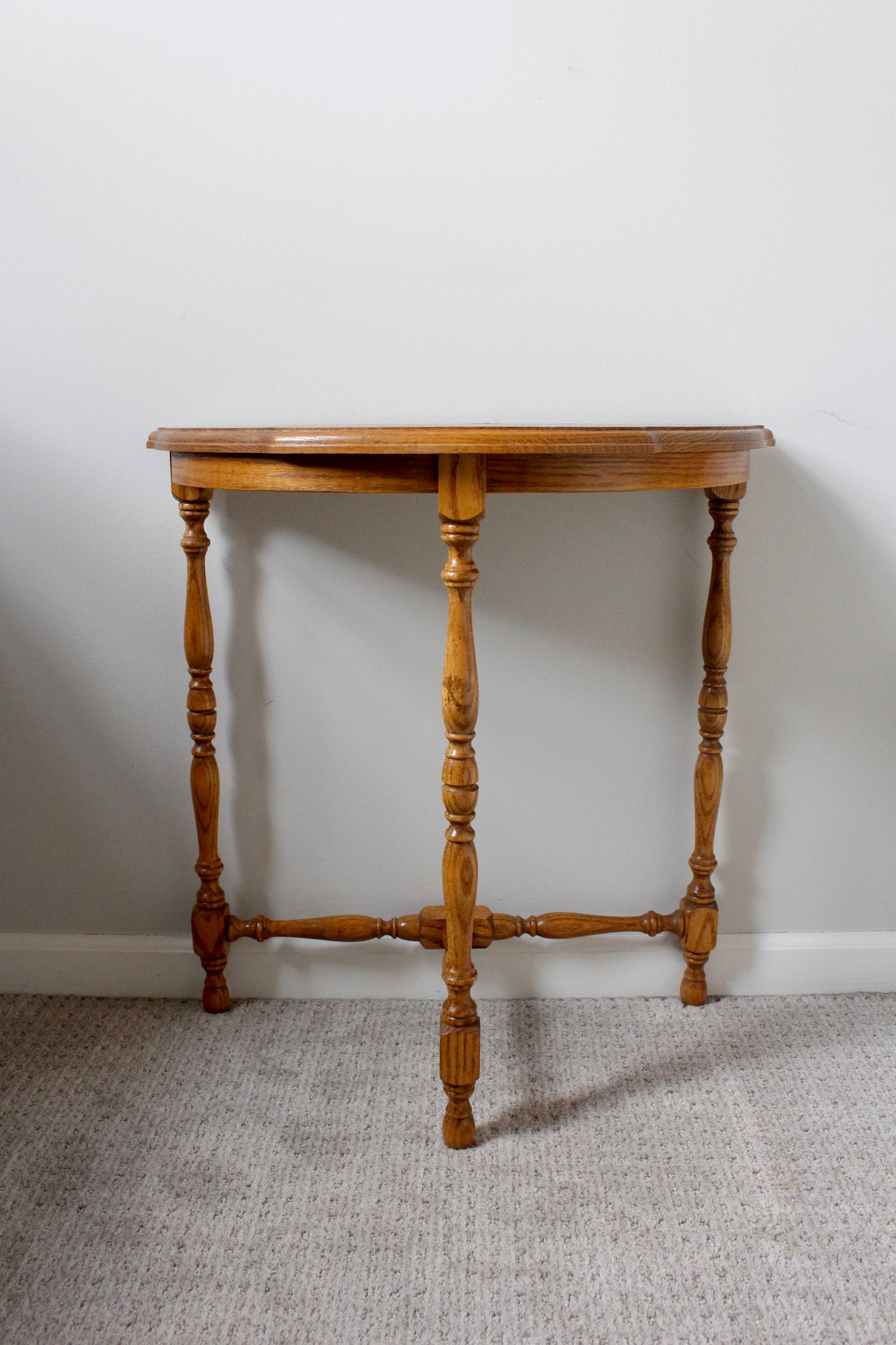Red Himar Table