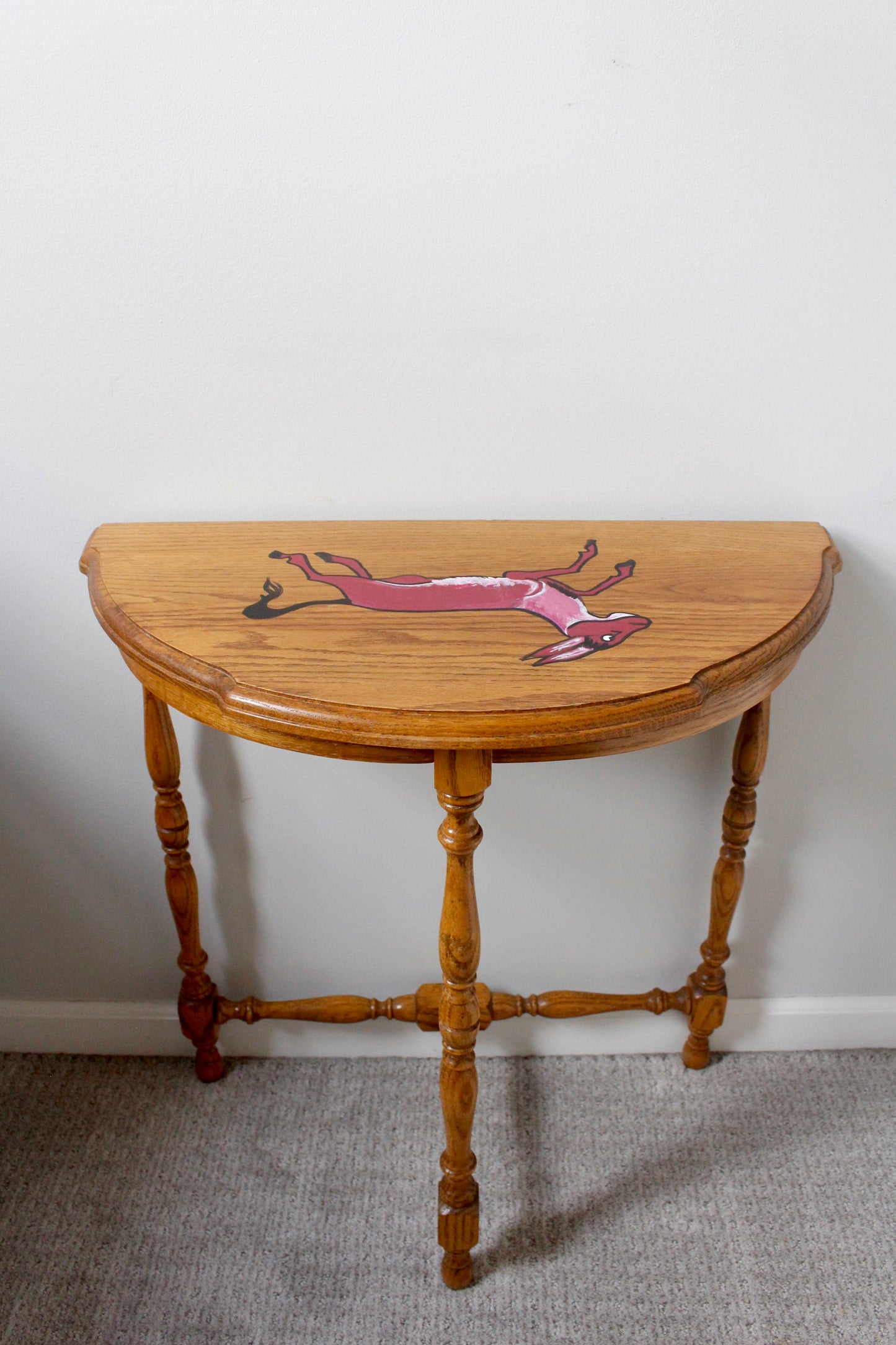 Red Himar Table