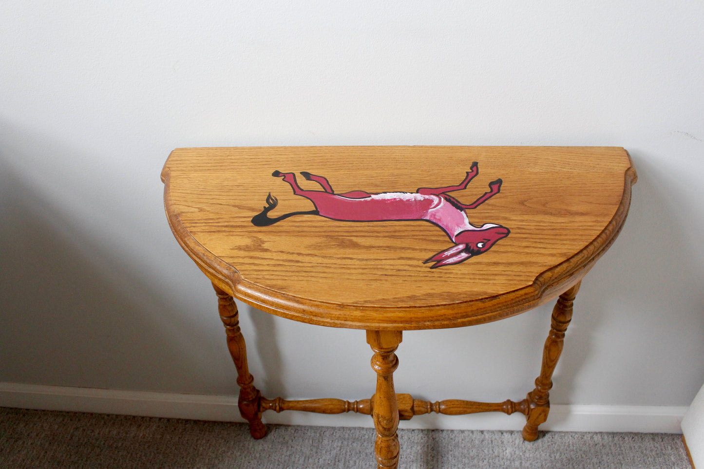 Red Himar Table