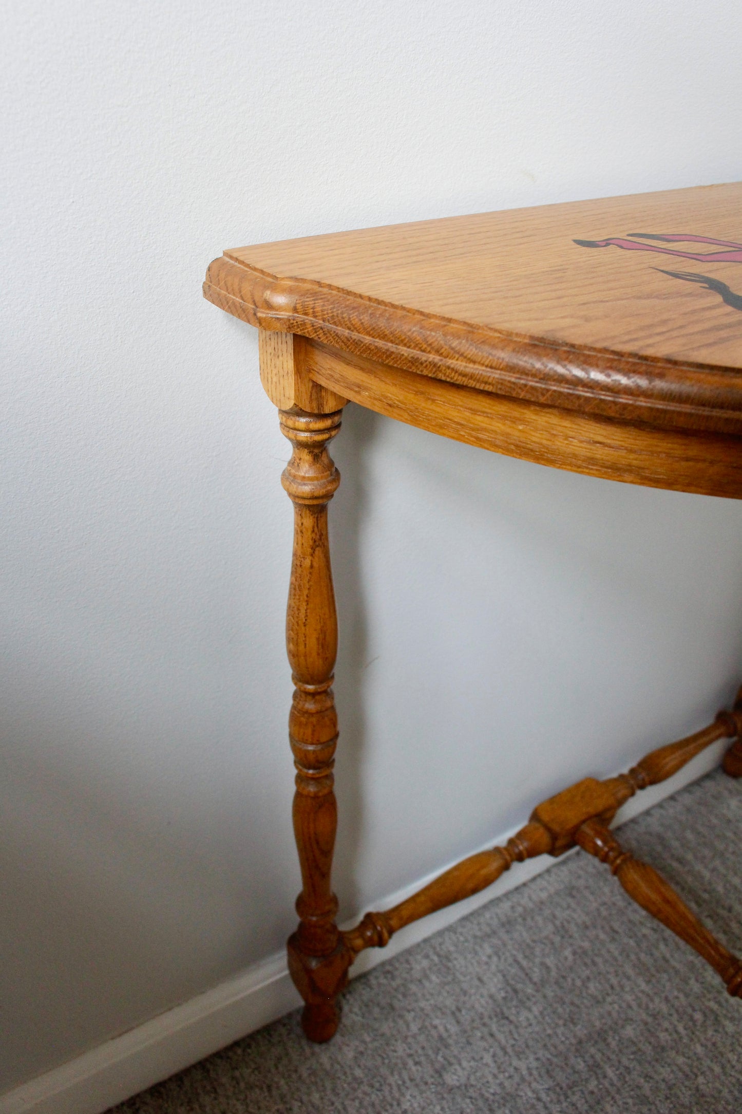 Red Himar Table