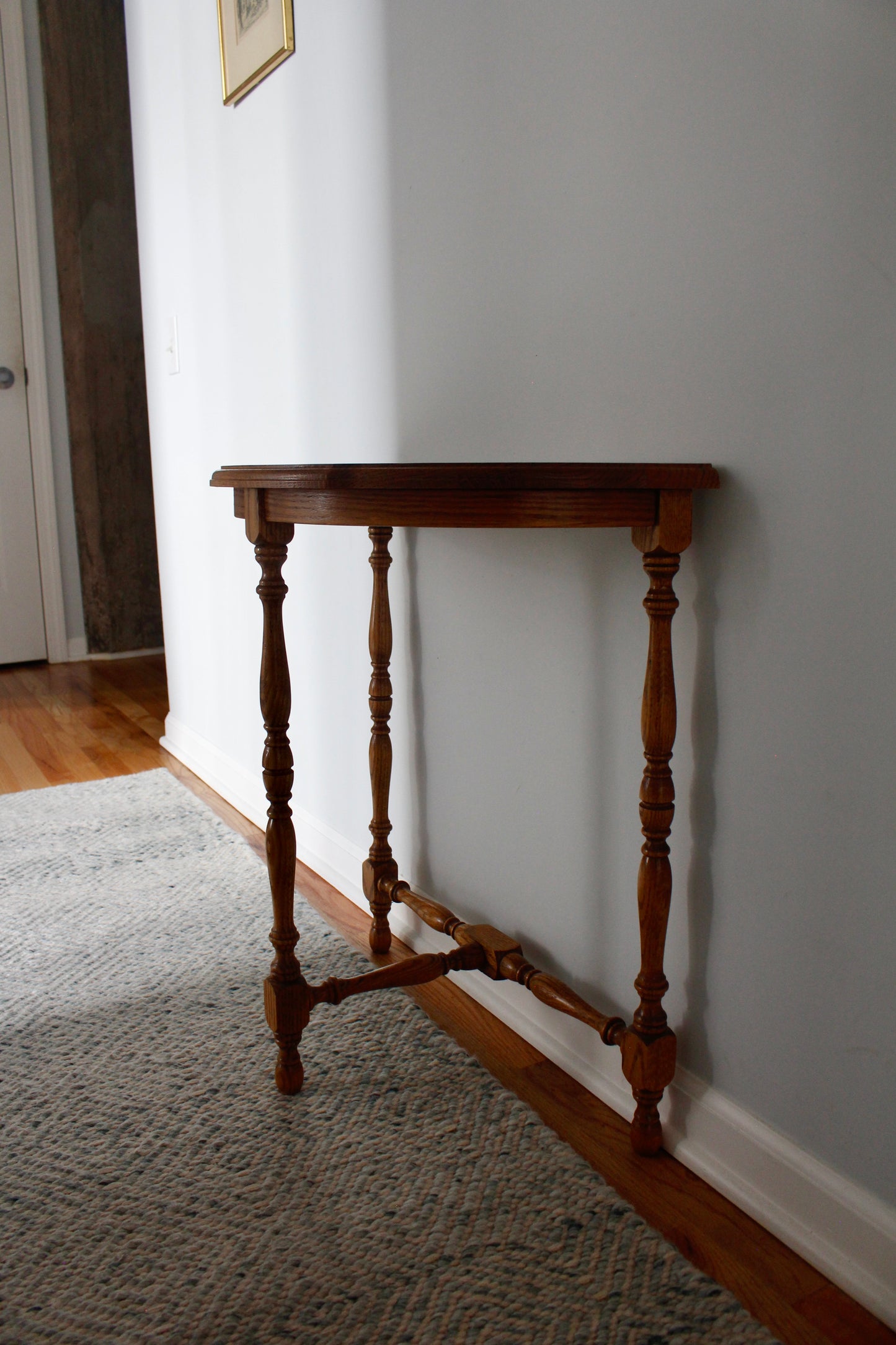 Red Himar Table