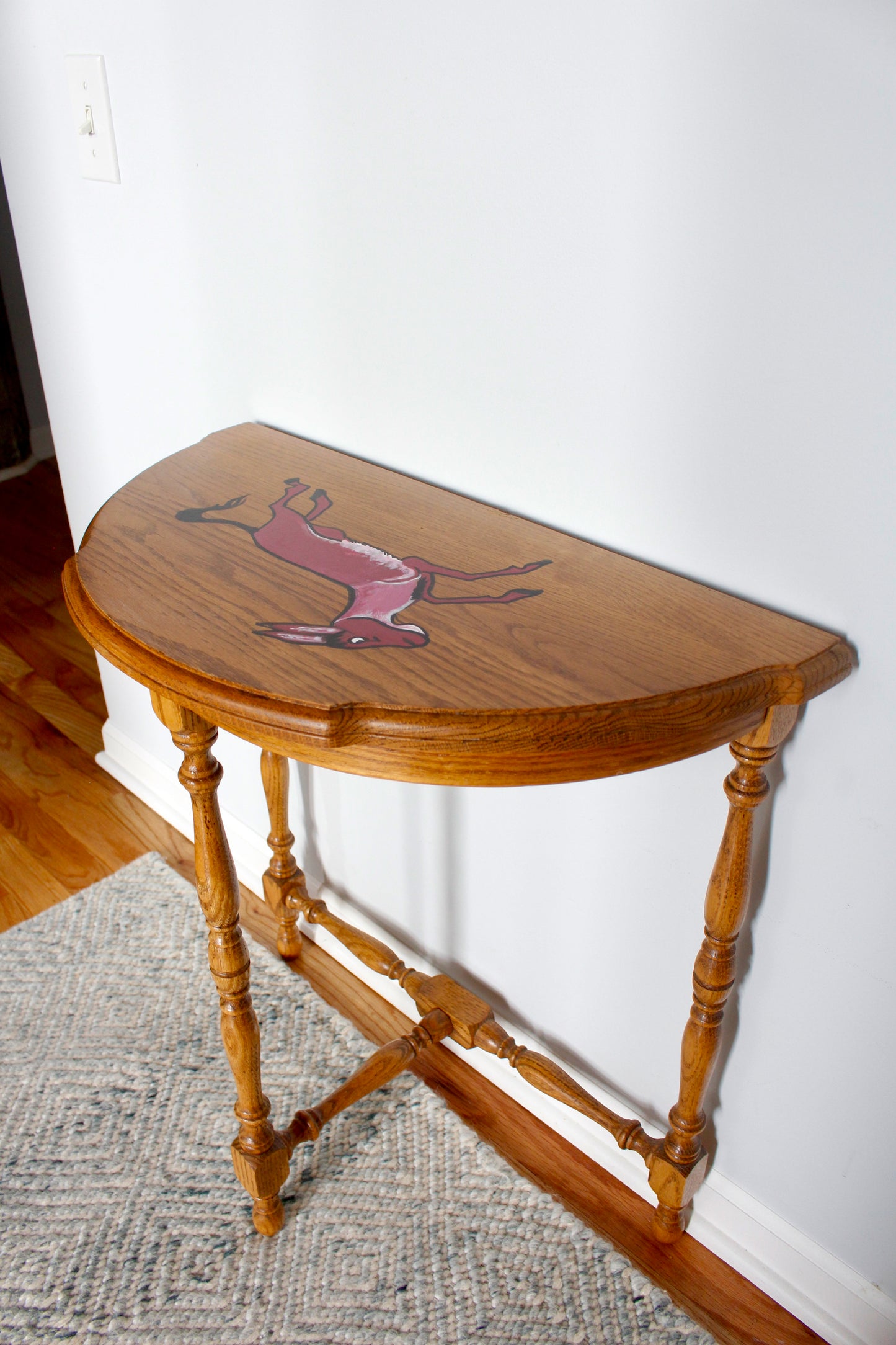 Red Himar Table